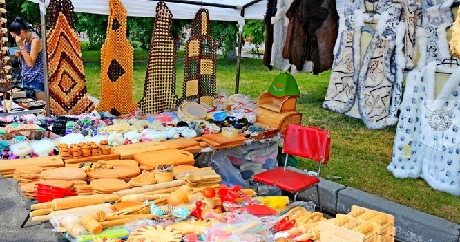 Пікнік-зона (святкова торгівля) на святкуванні 144-ї річниці Дня міста