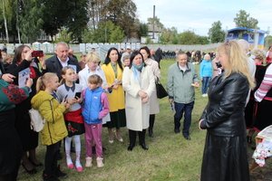 Гостинно, смачно, із вишивками та піснями – виставка світлиць старостинських округів Козятинської громади