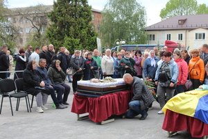 Знову чорний весняний день у нашій громаді. День коли ми прощалися з молодим Захисником Корнійчуком Максимом Миколайовичем