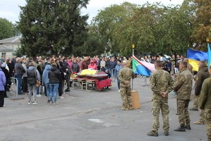 7 жовтня Козятинська громада прощалася зі своїм Героєм Прилуцьким Денисом Геннадійовичем