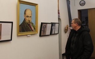 В музеї історії місті проходить виставка, присвячена 210 річниці з дня народження видатного українського поета, письменника та художника Тараса Шевченка 