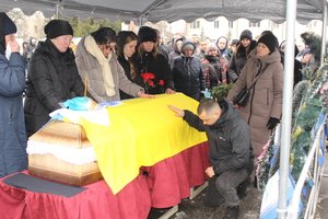 Сьогодні громада в жалобі, ми попрощалися з нашим Захисником Шапкою Петром Олеговичем 