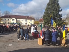 Козятинці сьогодні провели у останню дорогу ще одного загиблого Героя-захисника