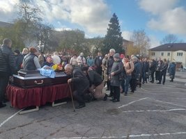 Козятинці сьогодні провели у останню дорогу ще одного загиблого Героя-захисника