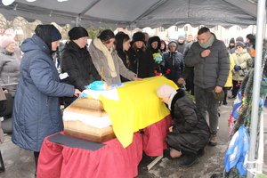 Сьогодні громада в жалобі, ми попрощалися з нашим Захисником Шапкою Петром Олеговичем 