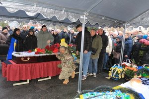 Сьогодні ми прощалися з Героєм України, нашим Захисником, Воїном, якого знали майже у кожному домі міста, Іщуком Михайлом Олександровичем