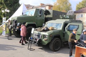 Вдячність, повага, вшанування: у Козятині урочисто відзначили День захисників та захисниць України