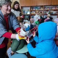 Ляльковий театр при міській бібліотеці представив нову казкову виставу "Пригоди у зимовому лісі"
