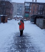 Попри погодні умови, наші комунальники не припиняють забезпечувати чистоту та безпеку у місті