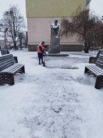 Попри погодні умови, наші комунальники не припиняють забезпечувати чистоту та безпеку у місті