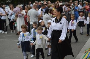 1 вересня для сотень тисяч маленьких українців пролунав перший дзвоник