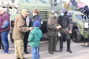 Вдячність, повага, вшанування: у Козятині урочисто відзначили День захисників та захисниць України