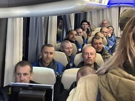 Додому повернулися 189 наших героїв, звільнених з російського полону 