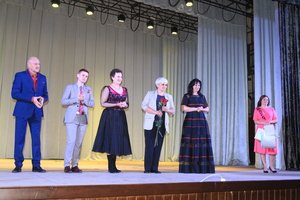 Зірки української естради співали для козятинських освітян