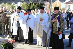 Сьогодні ми попрощалися з Героєм України, з людиною, яка стала ангелом для багатьох бійців Ясінським Денисом Олександровичем 