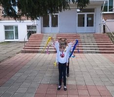 Яскраві флеш-моби учнів 1-4 класів відбулися в Козятинській школі №6 в День вишиванки (фото)