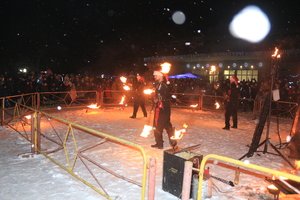 На площі Героїв Майдану урочисто увімкнули ілюмінацію на головній ялинці Козятинської громади