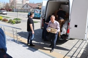 Благодійники передали медичне устаткування та ліки в лікарні Козятин