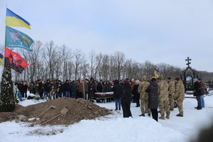 Сьогодні ми прощаємося з нашими Захисниками, які до останнього боролися за нашу свободу та незалежність: Завальнюком Романом Борисовичем та Микулиничем 