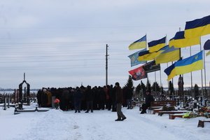 Сьогодні ми прощаємося з нашими Захисниками, які до останнього боролися за нашу свободу та незалежність: Завальнюком Романом Борисовичем та Микулиничем 