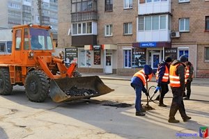 Поточний ремонт дорожнього покриття