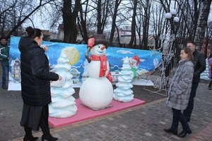 У центральному сквері міста встановили додаткові банери для новорічних фотозон