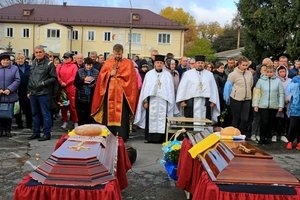 Козятинська громада сьогодні попрощалася із загиблими Героями-захисниками Артемом Москалем та Олександром Завідіним