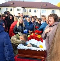 Козятинська громада сьогодні попрощалася із загиблими Героями-захисниками Артемом Москалем та Олександром Завідіним