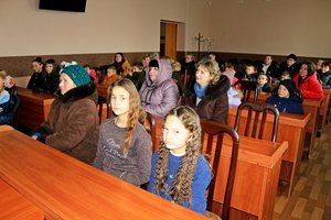Різдвяно-новорічне тепло Козятинська міська рада подарувала діткам із сімей, що знаходяться у скрутному матеріальному становищі