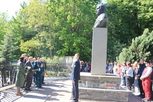 З нагоди 79-ої річниці закінчення Другої світової війни як символу перемоги цивілізованого світу над злом нацизму в Козятинській громаді проводилися заходи вшанування пам'яті полеглих