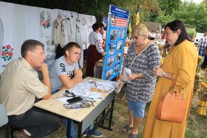 Смачно, пісенно, гостинно: до 30-ї річниці Незалежності України у Козятині відбулася виставка-ярмарок світлиць сіл громади