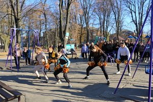 Активний парк, встановлений за гроші бюджету громади, відкрили у сьогодні у міському сквері