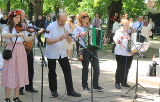 В міському парку провели перший міський фестиваль гаївок до Дня вишиванки