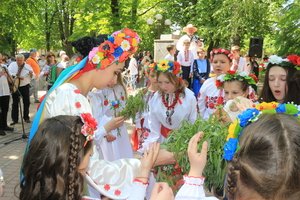 В міському парку провели перший міський фестиваль гаївок до Дня вишиванки