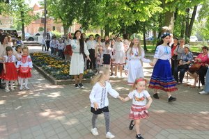 В міському парку провели перший міський фестиваль гаївок до Дня вишиванки