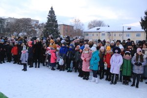 На площі Героїв Майдану урочисто увімкнули ілюмінацію на головній ялинці Козятинської громади