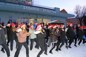 На площі Героїв Майдану урочисто увімкнули ілюмінацію на головній ялинці Козятинської громади