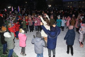 На площі Героїв Майдану урочисто увімкнули ілюмінацію на головній ялинці Козятинської громади