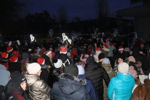 На площі Героїв Майдану урочисто увімкнули ілюмінацію на головній ялинці Козятинської громади