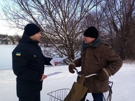 Рятувальники попереджають про небезпеку відпочинку на водних об’єктах у зимовий період