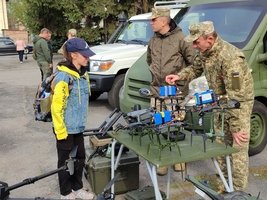 У Козятинській громаді з глибокою шаною вшанували захисників та захисниць України