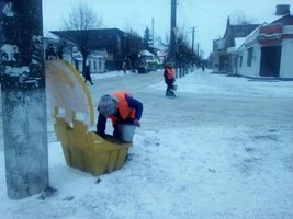 Вулиці прочищені та посипані – звітують комунальники