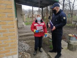 Про поширення лісових пожеж на дачні і садові товариства говорили сьогодні пожежники у Сестренівці