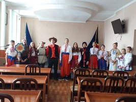 Із дзвінкими піснями та щирими словами побажань сьогодні до Козятинської міської ради завітали щедрувальники