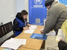 Міський голова Тетяна Єрмолаєва відвідала пункт видачі гуманітарної допомоги для внутрішньо переміщених осіб