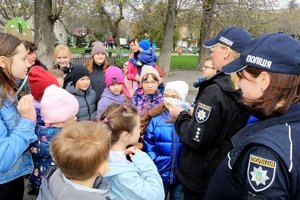 Було проведено захід для залучення уваги дітей та дорослих до вивчення правил дорожнього руху