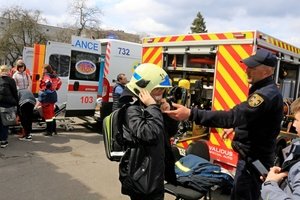 Було проведено захід для залучення уваги дітей та дорослих до вивчення правил дорожнього руху