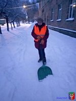 Лютий не відступає – комунальники продовжують протистояти снігопадам