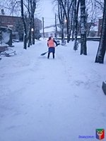Лютий не відступає – комунальники продовжують протистояти снігопадам