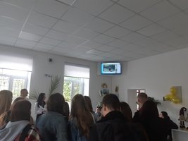 Адміністратори Козятинського ЦНАПу відсвяткували своє професійне свято у компанії школярів